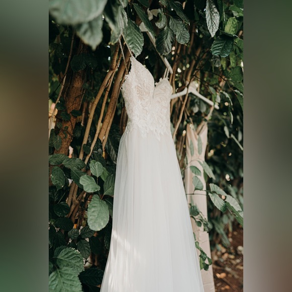 Wedding Dress - Picture 2 of 6